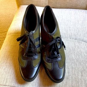 Like new Hogan Olive and black lace up booties